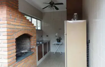 Casa para venda em centro de 450.00m² com 4 quartos, 2 suites e 4 garagens