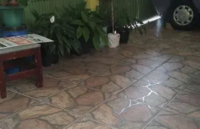 Casa para venda em centro de 180.00m² com 2 quartos e 2 garagens
