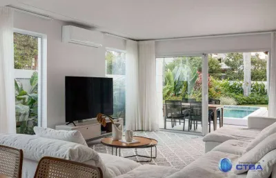 Casa para venda em jurerê internacional de 350.00m² com 5 quartos, 5 suites e 2 garagens