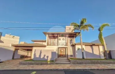 Casa para venda e aluguel em centro de 336.00m² com 4 quartos, 2 suites e 8 garagens