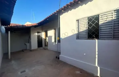 Casa com 1 quarto para alugar na Rua Sílvio Vieira Coelho, ***, Centro, Birigui