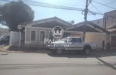 Casa para venda em centro de 200.00m² com 3 quartos, 1 suite e 4 garagens