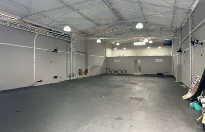 Galpão / depósito / armazém para alugar em centro de 270.00m²