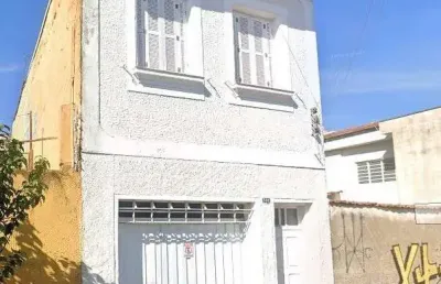 Casa para venda em centro de 200.00m² com 2 quartos e 2 garagens