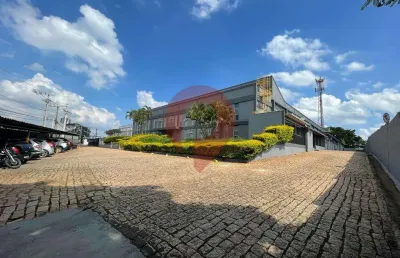 Galpão / depósito / armazém para venda em macuco de 4000.00m² com 18 garagens