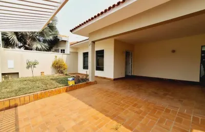 Casa para alugar em jardim maria izabel de 250.00m² com 3 quartos, 1 suite e 2 garagens