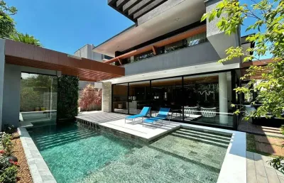 Casa para venda em riviera de 525.00m² com 6 quartos, 6 suites e 4 garagens