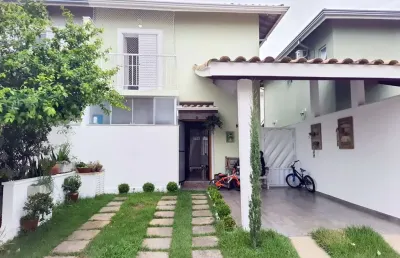 Casa de condomínio para alugar em centro de 121.00m² com 2 quartos, 1 suite e 2 garagens
