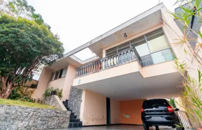 Casa para venda em novo mundo de 184.00m² com 5 quartos e 5 garagens