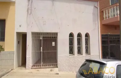 Casa para alugar em centro de 64.00m² com 2 quartos, 1 suite e 1 garagem