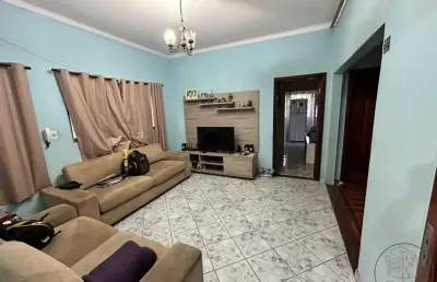 Casa para venda em centro de 200.00m² com 3 quartos e 4 garagens