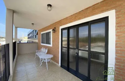 Casa para venda em centro de 162.00m² com 3 quartos, 1 suite e 2 garagens