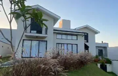 Casa para venda em jardim mantova de 333.00m² com 3 quartos, 3 suites e 4 garagens