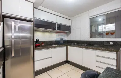 Sobrado para venda em estados de 65.00m² com 2 quartos e 2 garagens