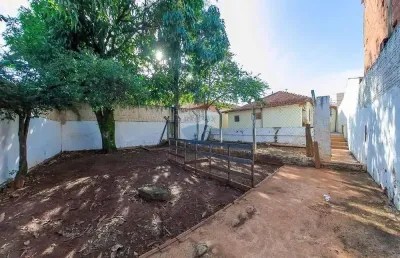 Casa para venda em centro de 280.00m² com 2 quartos e 2 garagens