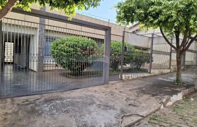 Casa para venda em centro de 302.00m² com 4 quartos, 2 suites e 5 garagens