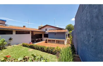 Casa para venda em centro de 252.00m² com 5 quartos, 2 suites e 5 garagens