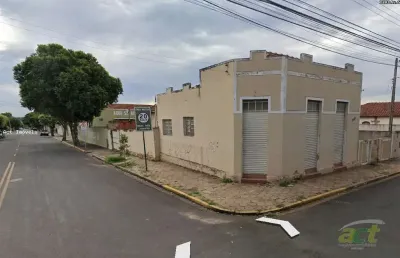 Casa para venda em centro de 242.00m² com 3 quartos e 2 garagens