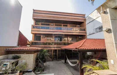 Casa para venda em moneró de 449.00m² com 4 quartos, 3 suites e 3 garagens