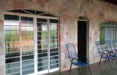 Casa para alugar em vila são joão da boa vista de 270.00m² com 3 quartos, 1 suite e 2 garagens