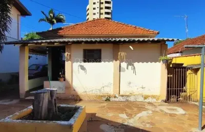 Casa para venda em centro de 168.00m² com 4 quartos e 2 garagens