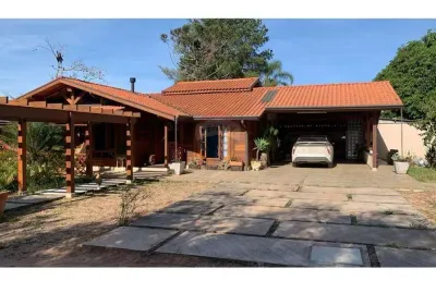 Chácara para venda em taboão de 250.00m² com 2 quartos, 2 suites e 4 garagens