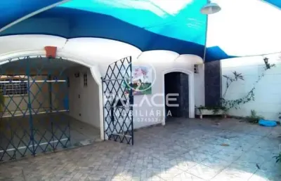 Casa para venda em centro de 245.00m² com 4 quartos, 1 suite e 4 garagens