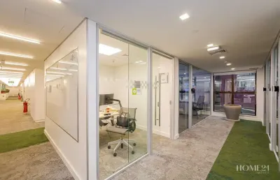 Sala comercial para venda em centro de 239.50m² com 4 garagens