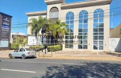 Prédio comercial para alugar em minidistrito industrial solo sagrado de 811.00m² com 30 quartos e 5 garagens