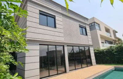 Sobrado para venda em alphaville de 421.00m² com 4 quartos, 4 suites e 6 garagens