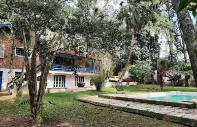 Casa para venda em granja viana de 184.00m² com 3 quartos, 1 suite e 4 garagens