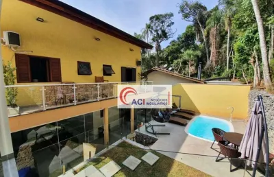 Casa de condomínio para venda em granja viana de 280.00m² com 4 quartos, 4 suites e 3 garagens