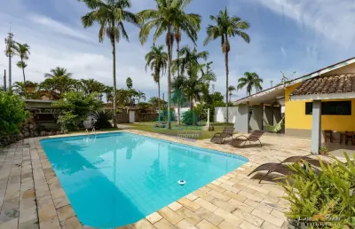 Casa para venda em praia da lagoinha de 150.00m² com 4 quartos, 4 suites e 5 garagens