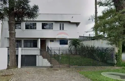 Sobrado para venda em água verde de 214.00m² com 4 quartos, 2 suites e 3 garagens