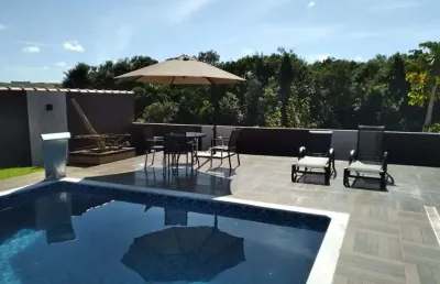 Casa para alugar em cercado de 300.00m² com 4 quartos, 4 suites e 6 garagens