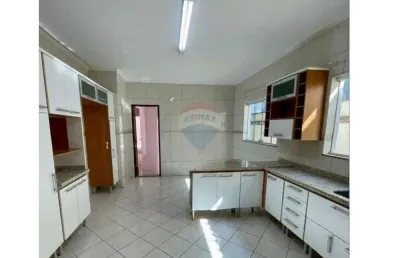 Casa para alugar em parque residencial itapeti de 250.00m² com 3 quartos, 2 suites e 6 garagens