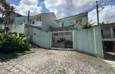 Casa para venda em guabirotuba de 244.00m² com 3 quartos e 2 garagens