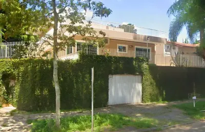 Casa para venda em bigorrilho de 242.00m² com 6 quartos, 5 suites e 6 garagens