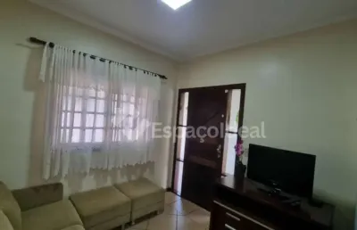 Casa para venda e aluguel em centro de 110.00m² com 2 quartos, 1 suite e 1 garagem