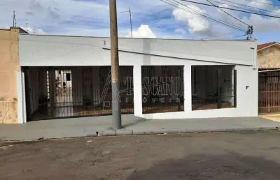 Casa para venda em centro de 211.00m² com 3 quartos, 1 suite e 2 garagens