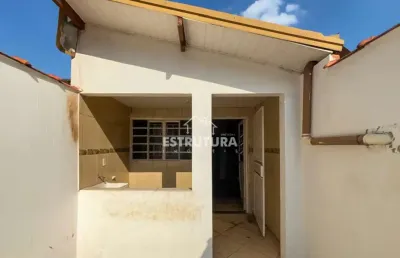 Casa para venda em centro de 152.00m² com 3 quartos e 1 garagem