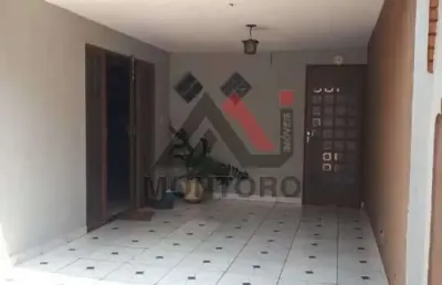 Casa para venda em centro de 162.00m² com 3 quartos, 1 suite e 2 garagens