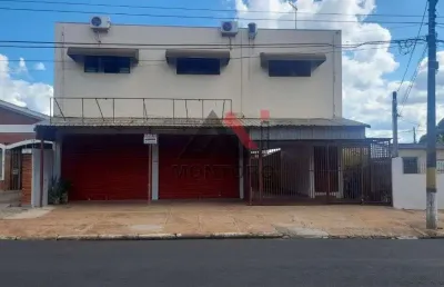 Imóvel comercial para alugar em centro de 100.00m² com 2 garagens