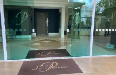 Sobrado para venda em centro de 178.00m² com 2 quartos, 1 suite e 4 garagens