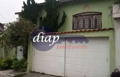 Excelente casa no bairro horto florestal com 3 dormitórios, sendo 1 suíte, copa e  cozinha americana com armários planejados, sala para três ambientes