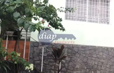 Ótima casa térrea antiga na vila aurora com 3 dormitórios, sendo 2 suítes, cozinha, sala de estar e sala de jantar, quintal com lavanderia, 3 quintais
