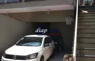 Ótima casa assobradada no bairro tremembé com 3 dormitórios, sendo 1 suíte, sacada, cozinha grande, sala dois ambientes, 2 banheiros, lavanderia, todo