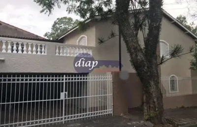 Excelente sobrado no bairro jardim floresta com 4 dormitórios, sendo 1 suíte, copa e cozinha com armários planejados, sala para 2 ambientes com lareir