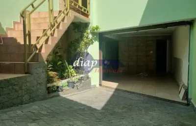 Lindo sobrado com 3 dormitórios, sala, cozinha, banheiro, lavanderia e 3 vagas de garagem. imóvel com ótimo acabamento em mármore e granito, pintura n