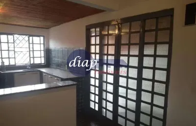 Ótimo imóvel para renda na vila formosa com 4 casas com 1 dormitório cada para aluguel. a primeira casa possui 1 dormitório, 1 pia, 1 banheiro e 1 tan